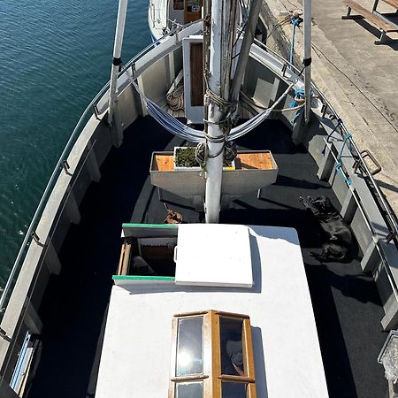 Varra Water - Unique Boat Accomodation - Bornholm - Fjaelstavn Neksø Eksteriør bilde