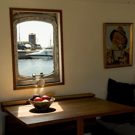 Varra Water - Unique Boat Accomodation - Bornholm - Fjaelstavn Neksø Eksteriør bilde