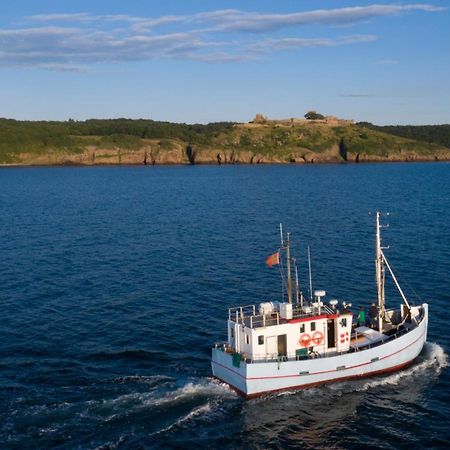 Varra Water - Unique Boat Accomodation - Bornholm - Fjaelstavn Neksø Eksteriør bilde