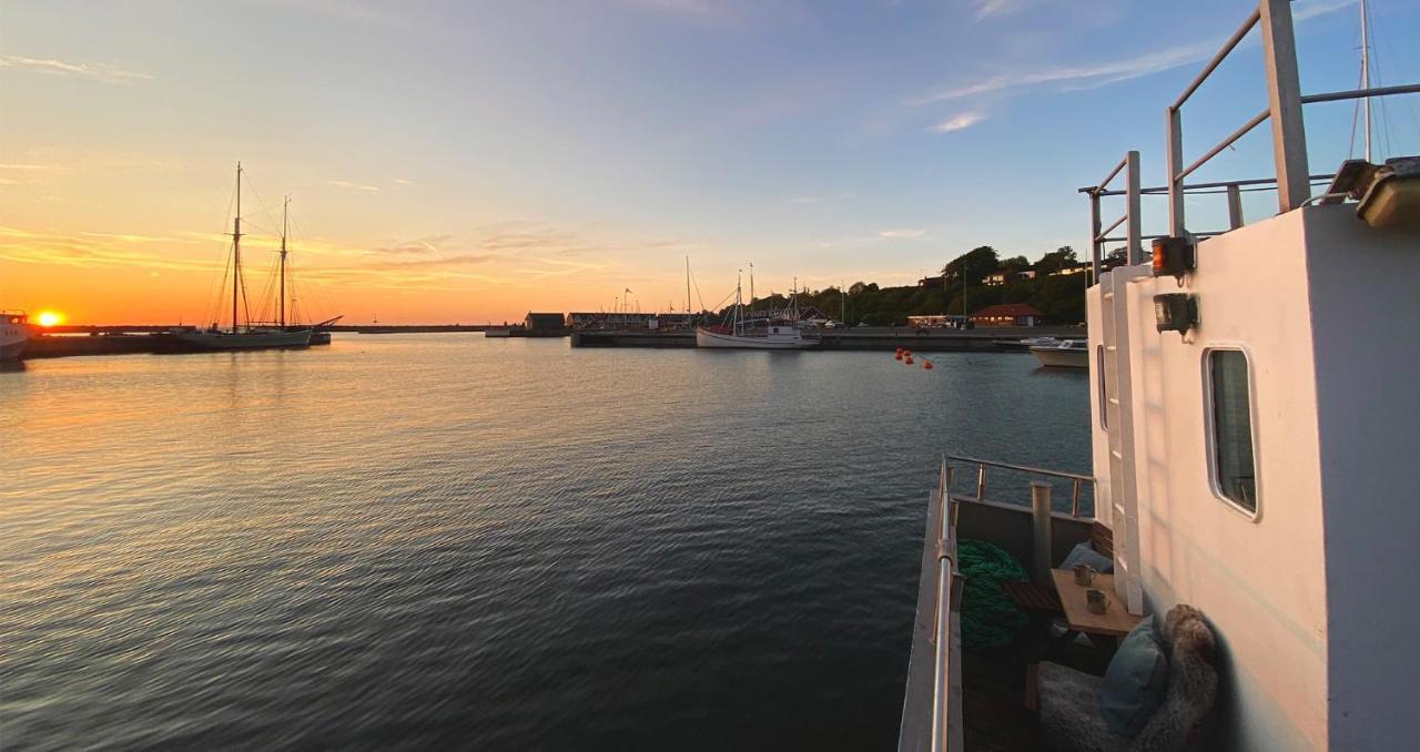 Varra Water - Unique Boat Accomodation - Bornholm - Fjaelstavn Neksø Eksteriør bilde