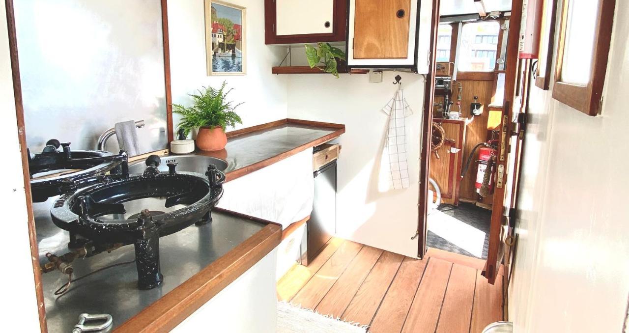 Varra Water - Unique Boat Accomodation - Bornholm - Fjaelstavn Neksø Eksteriør bilde