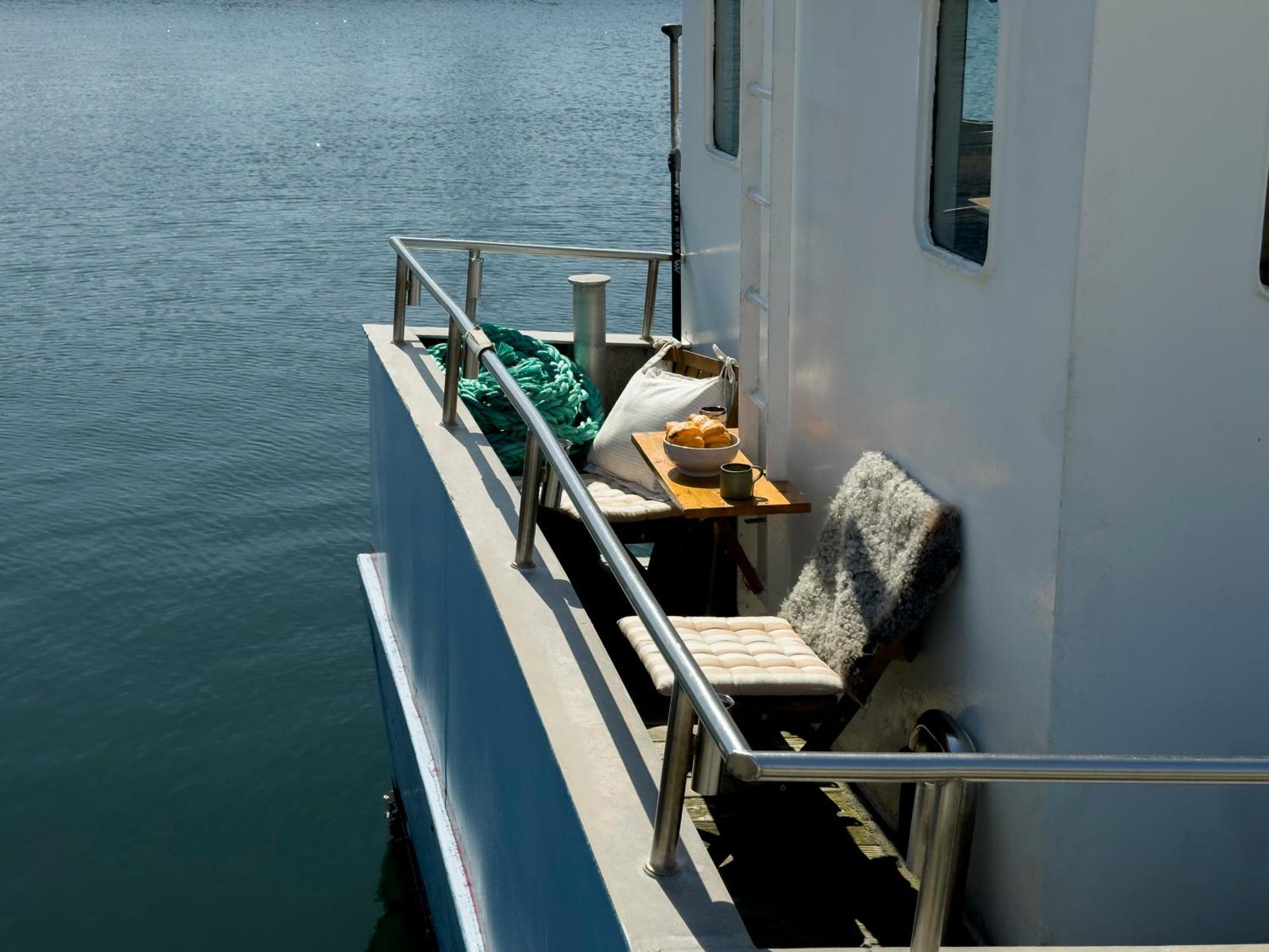 Varra Water - Unique Boat Accomodation - Bornholm - Fjaelstavn Neksø Eksteriør bilde